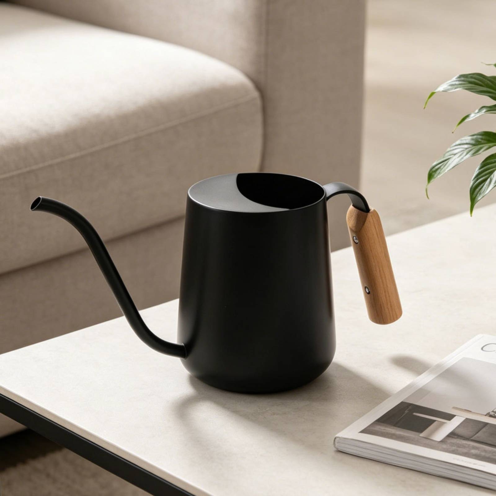 Лейка-гусеница минималистичная – обзор и цена Watering Can